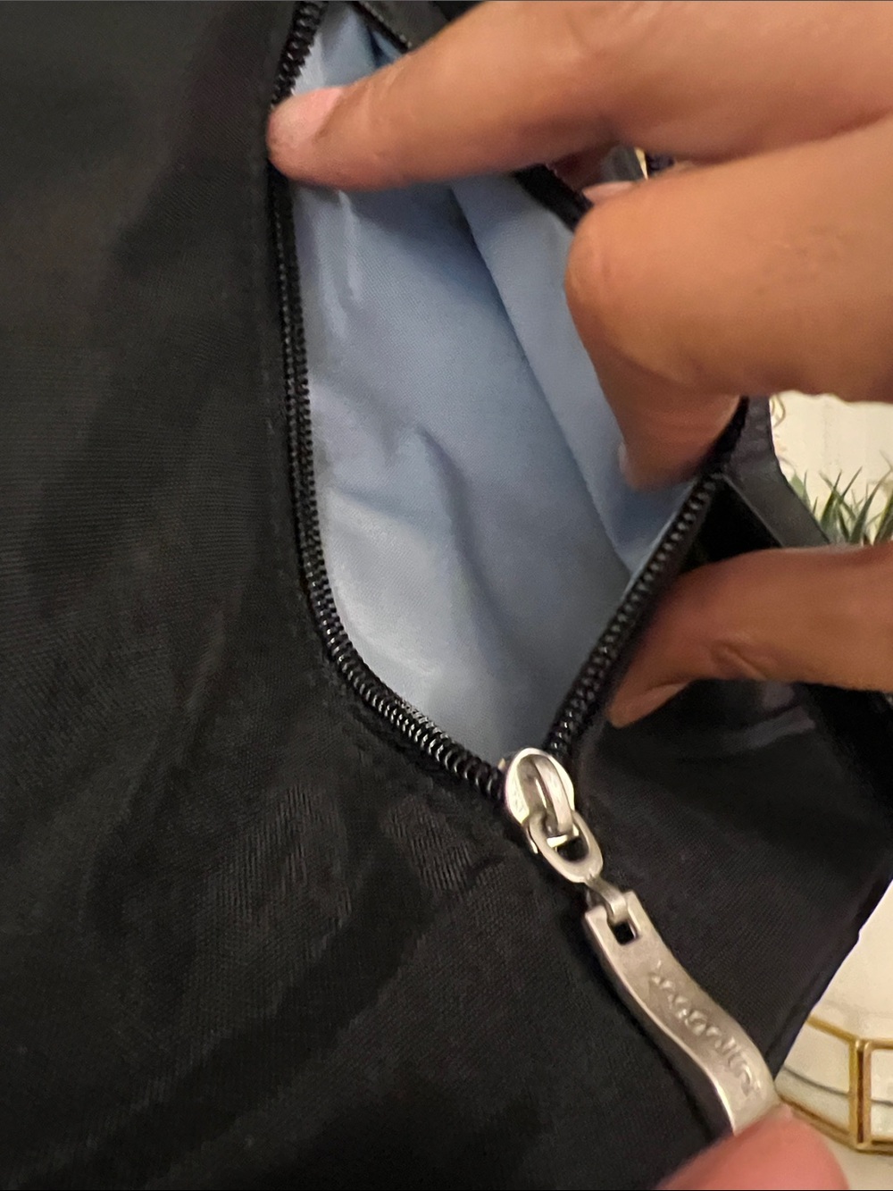 Baggallini Black Zipper Sling Backpack with RFID wallet - Picture 6 of 8